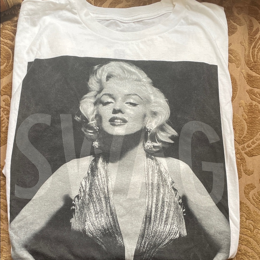 Marilyn Monroe Graphic Short Sleeve Tee with Icon Portrait Print